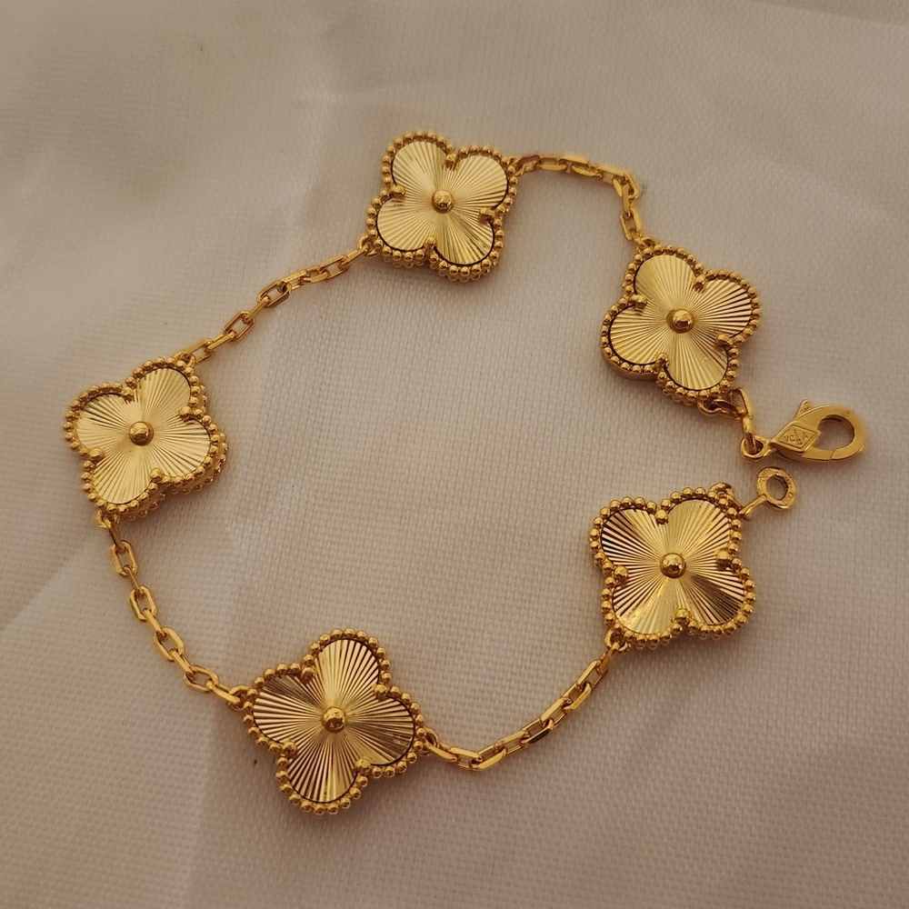 Golden Four Leaf Clover Bracelet